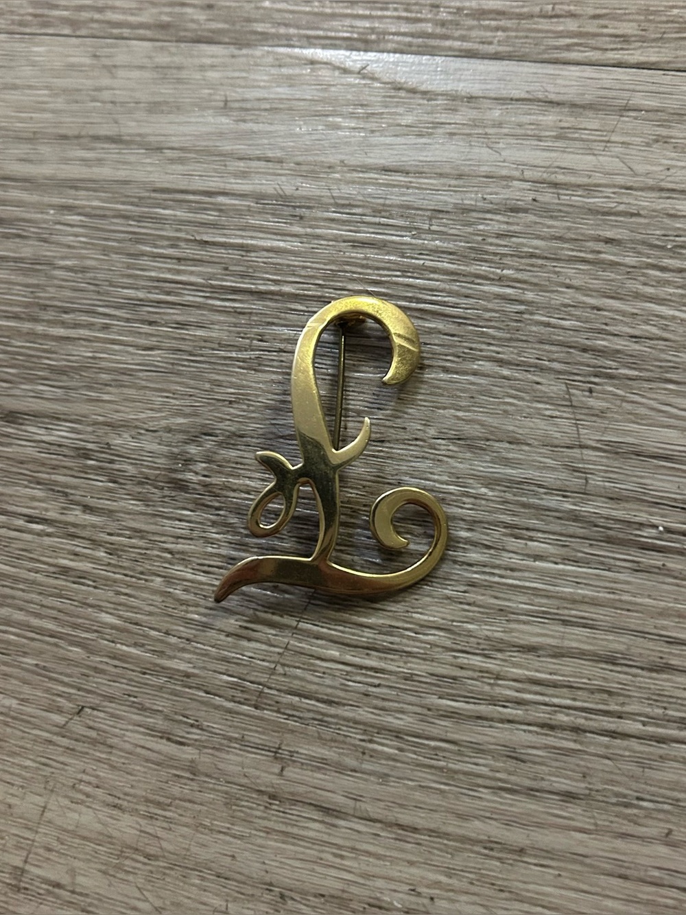 Vintage Cursive E Gold Tone Brooch